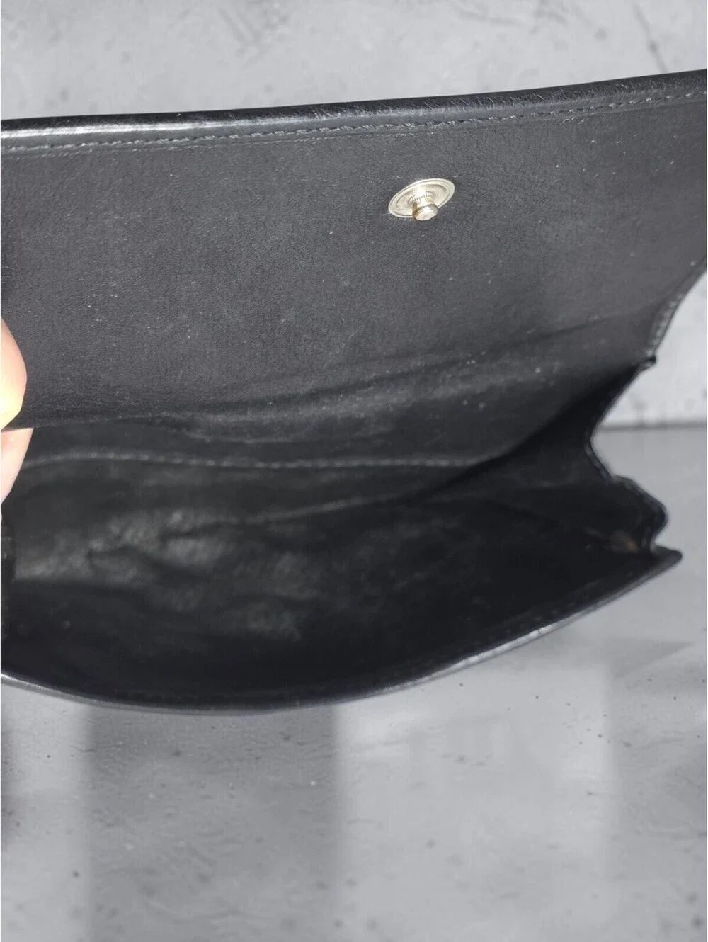 Authentic Gucci Vintage Black Leather Bifold Wallet - Silver Hardware